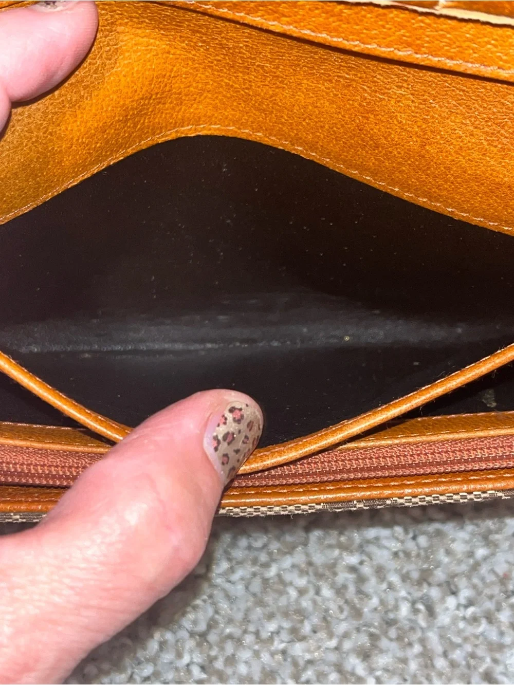 Gucci Studded Wallet - Picture 5 of 12